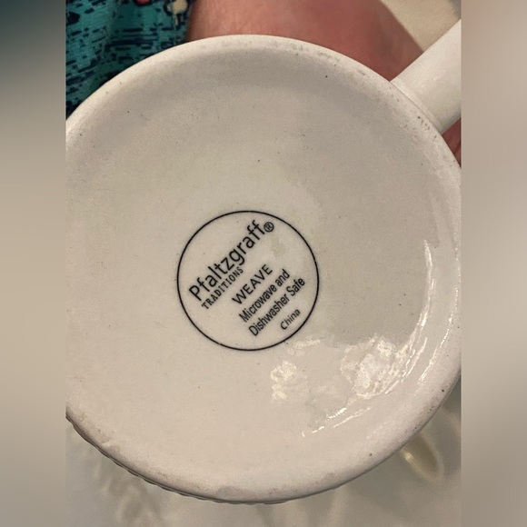 **RETIRED** Pflatzgraff Basket Weave 3 Coffee Mugs - Picture 2 of 2